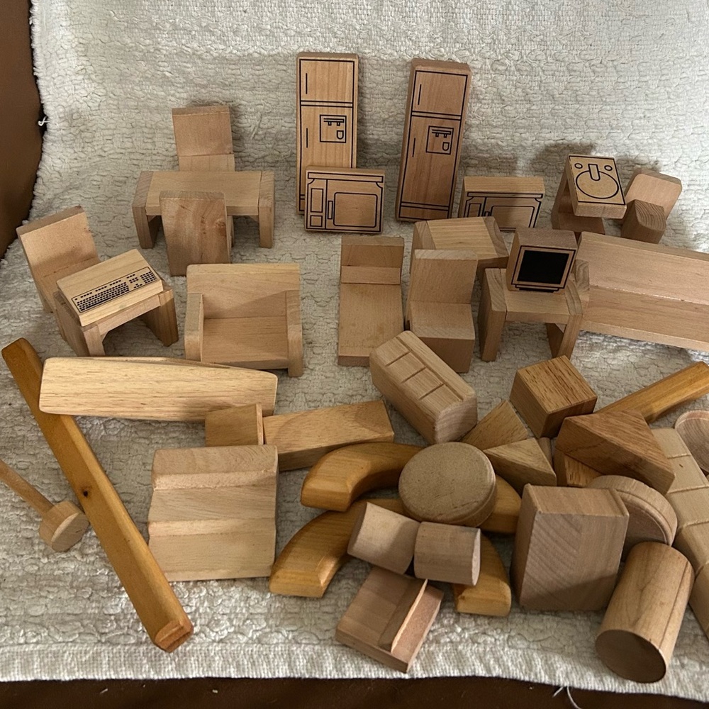 Wooden Block Doll House Furniture Set classroom kitchen livingroom bath Play Toy